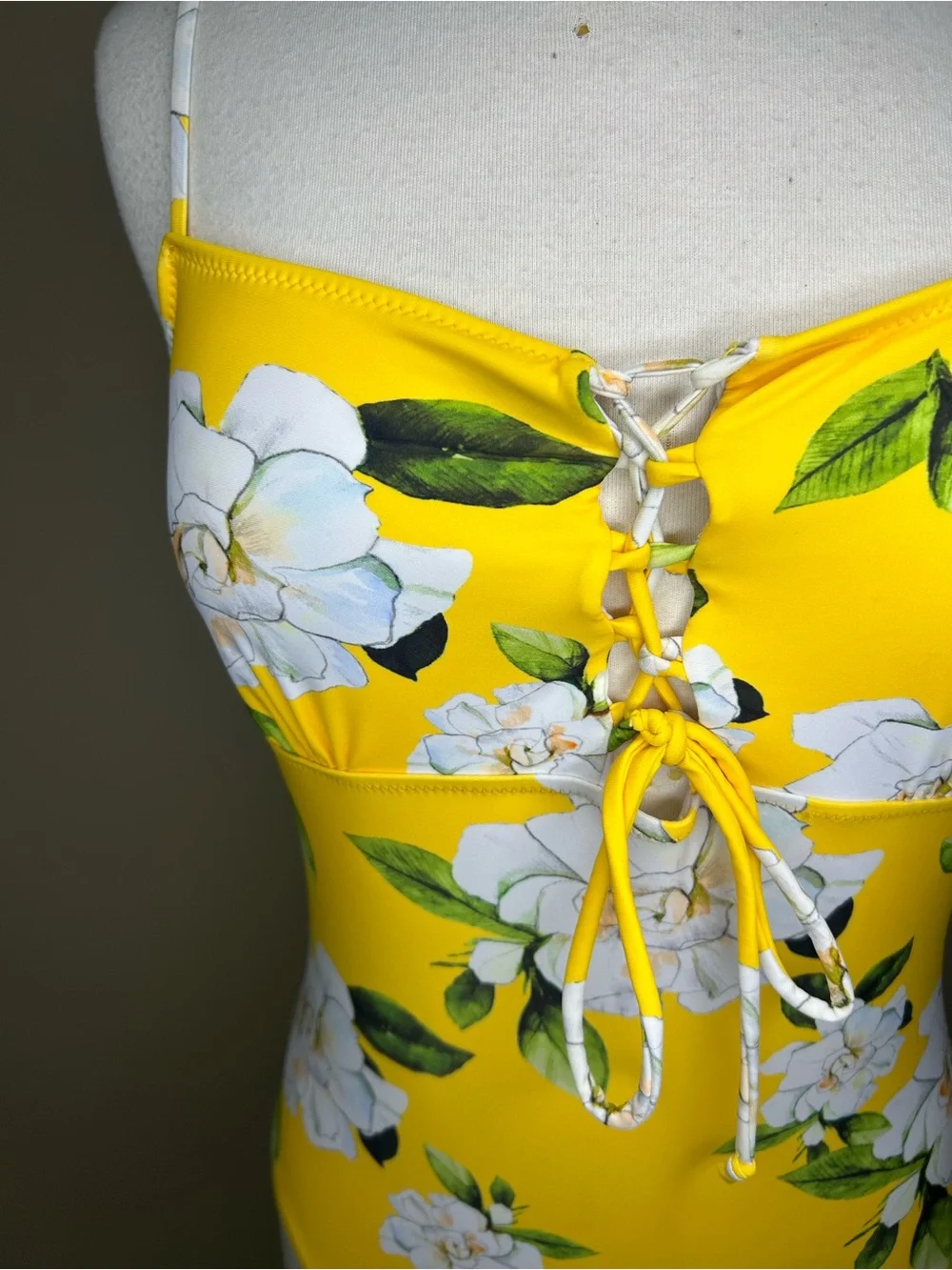 Cupshe Yellow Floral Lace-Up One-Piece Swimsuit with White Accents